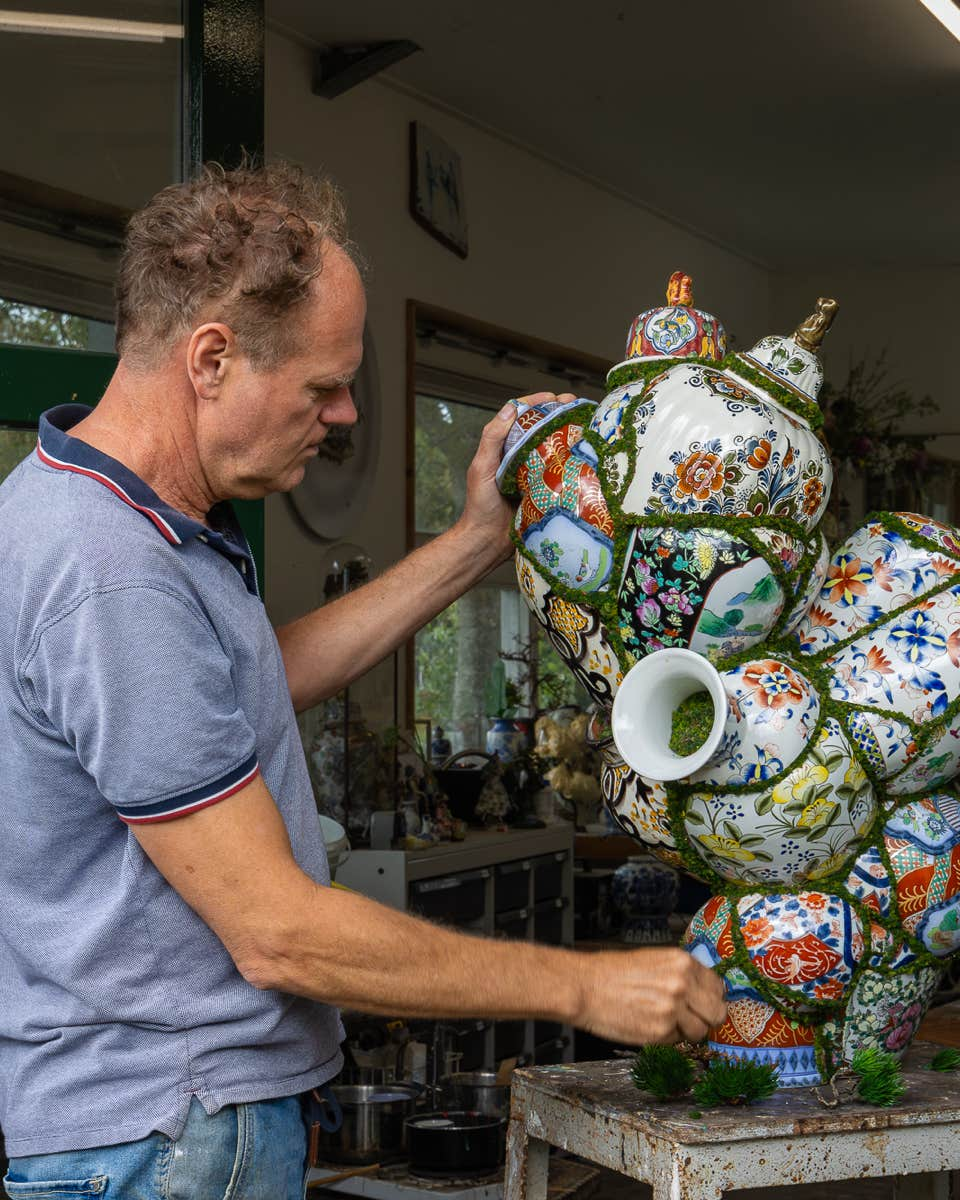 Door het creatieve proces vast te leggen door middel van foto's, kan een kunstenaar reflecteren op zijn eigen werk en methoden. Dit kan leiden tot nieuwe inzichten en verbeteringen in toekomstige projecten.